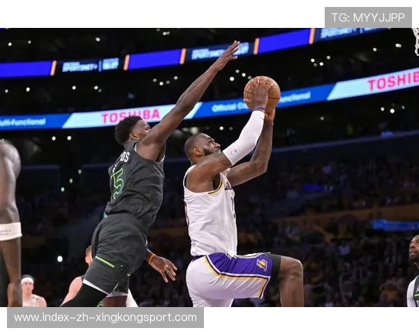 森林狼连抢三个前场篮板掀起高潮